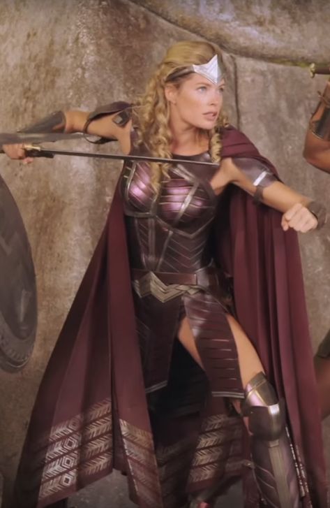 Justice League Wonder Woman Queen's Guard Venelia Queen Guard, Wonder Woman 2017, Wonder Woman Movie, Justice League Wonder Woman, Warrior Outfit, Wonder Woman Cosplay, Amazon Warrior, Xena Warrior Princess, Female Armor