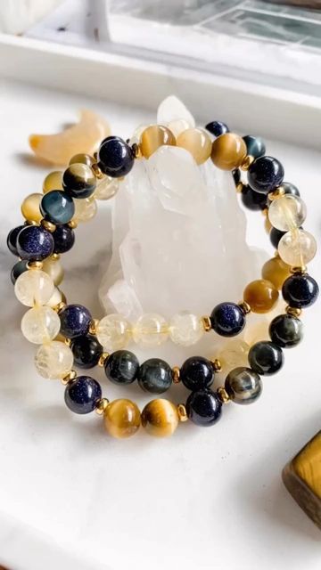 Czech Beads Jewelry, High Vibrational, Diy Jewelry Inspiration, Jewelry Design Inspiration, Crystal Healing Stones, Mala Bracelet, Beads Bracelet Design, Beaded Bracelets Diy, Mala Beads