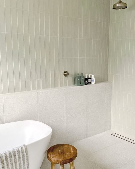 Simple Ensuite, Sage Green Tile, Best Bathroom Paint Colors, Terrazzo Bathroom, Green Tile Bathroom, Subway Tiles Bathroom, White Terrazzo, Neutral Bathroom, Timeless Bathroom