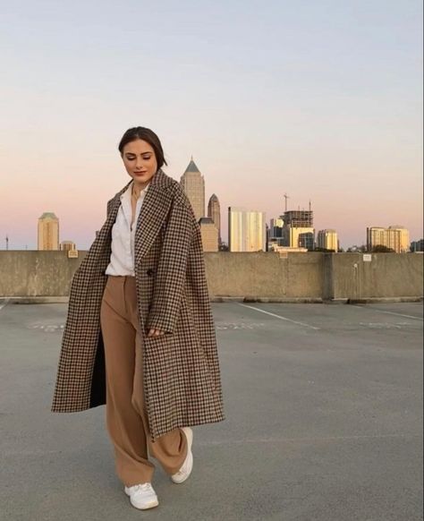 Casual outfit inspiration Check Coats For Women, Brown Check Coat Outfit, Brown Plaid Suits Women, Brown Houndstooth Coat Outfit, Brown Plaid Jacket Outfit, Brown Plaid Coat Outfit, Checkered Coat Outfit, Plaid Trench Coat Outfit, Plaid Blouse Outfit