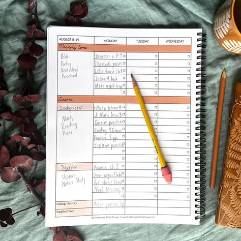 Homeschool Planning 101 — Treehouse Schoolhouse Tracking Homeschool Hours, Best Homeschool Planner, Easy Peasy Homeschool, Homeschool Student Planner, Homeschool Tools, Busy Mom Planner, Homeschool Adventures, Attendance Tracker, Monthly Habit Tracker