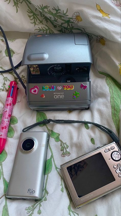 Cute Camera, Retro Gadgets, Old Cameras, Old Camera, Vintage Cameras, Teenage Dream, My Vibe, Photo Dump