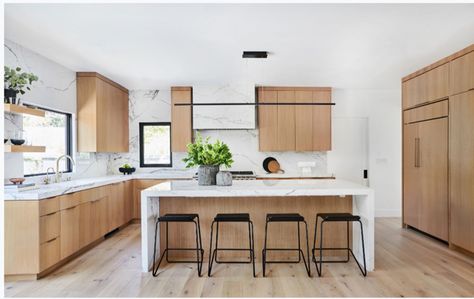 California Modern Kitchen, California Contemporary Interior, Kitchen Aide, Modern Wood Kitchen, Inviting Kitchen, Fresh Kitchen, Wall Units, Pacific Palisades, Kitchen Room Design