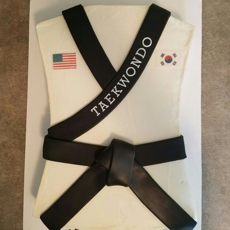 Taekwondo black belt cake! Like us on Facebook at Gearhart Custom Cakes Taekwando Cake Ideas, Black Belt Cake Ideas, Black Belt Party Taekwondo, Black Belt Party, Taekwondo Cake Ideas, Black Belt Cake, Taekwondo Cake, Taekwondo Birthday, Martial Arts Party