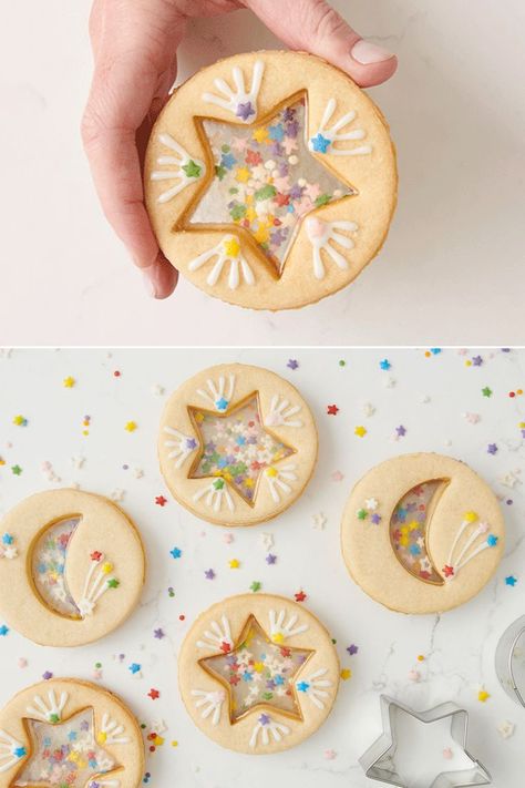 Sailor Moon Party, Window Cookies, Christmas Market Stall, Gingerbread Cookies Decorated, Stained Glass Cookies, Moon Party, Baking Kit, Bake Cookies, Clear Windows