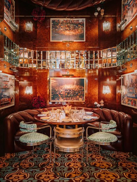 Studio Kiki imbues Carlotta restaurant with "old-school glitz and glamour" Marble Bar Top, Best Italian Restaurants, Style Carpet, Banquette Seating, London Restaurants, Salou, Light Architecture, London Design, Al Fresco Dining