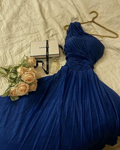 Blue One Shoulder Prom Dress, Prom Dress Blue, Blue Evening Dress, One Shoulder Prom Dress, Strapless Prom Dresses, Spaghetti Strap Prom Dress, Blue Evening Dresses, Prom Dresses Vintage, Pretty Prom Dresses