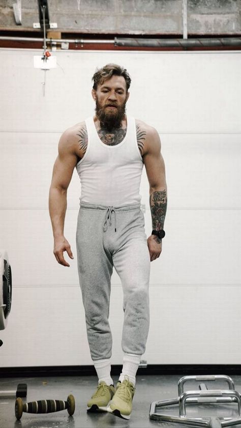 Conor Mcgregor Hairstyle, Conor Mcgregor Style, Connor Mcgregor, Boxing Clothes, Notorious Conor Mcgregor, Athleisure Men, Gym Fits, Training Clothes, Conor Mcgregor