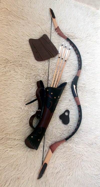 hungarian recurve bow set. for only 199 euro's Get Recurve Bows at https://www.etsy.com/shop/ArcherySky Arrow And Bow, Archery Aesthetic, Traditional Recurve Bow, Mounted Archery, Archery Gear, Archery Set, Recurve Bows, Traditional Bow, Archery Bows