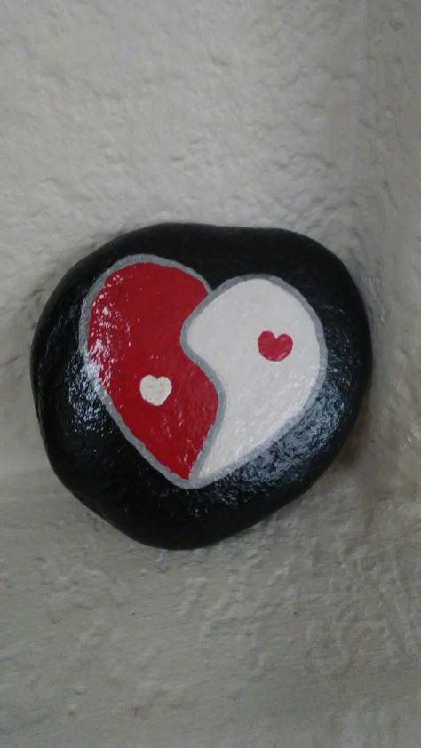 Heart Stone Painting, Rock Painting Ideas For Boyfriend, Couple Rock Painting Ideas, Rock Painting For Boyfriend, Love Rock Painting Ideas, Yin Yang Heart, Yin To My Yang, Inspirational Rocks, Acrylic Art Projects