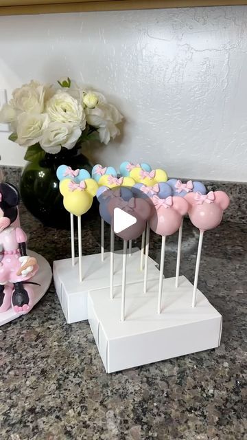 Berrylicious Sweets on Instagram: "Minnie Mouse Cakepops 🤍🎀 #cakepops #minnie #minniemouse #minniemousecake #cake #baking #minniecakepops #minniemousecakepops" Minnie Mouse Pop Cakes, Minnie Mouse Cake Pops Diy, Minnie Mouse Cakepops, Minnie Mouse Cake Pops, Diy Cake Pops, Minnie Cake, Minnie Mouse Cake, Minnie Party, Mouse Cake