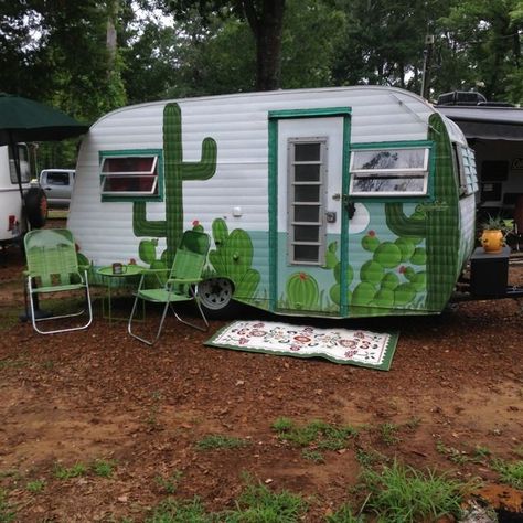 Sisters On The Fly, Vintage Camper Interior, Camper Art, Vintage Camper Remodel, Camper Hacks, Vintage Rv, Vintage Campers Trailers, Vintage Caravans, Retro Campers