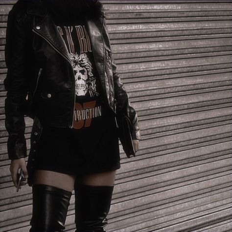 Grunge Girl Outfits Punk Rock, 2000 Punk Rock Aesthetic, Fantasy Punk Aesthetic, Roderick Aesthetic, Punk Rocker Aesthetic, Punk Rock Princess Aesthetic, Persecutor Alter, Female Rockstar Aesthetic Outfits, Punk Female Outfit