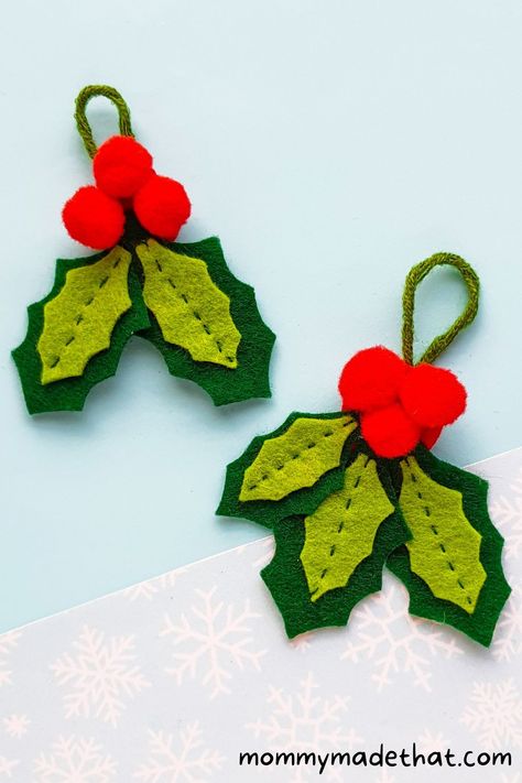 Looking to make a cute holly berry ornament, or what to create a fun holly berry garland. These are perfect for either! Grab the free pattern. Diy Felt Ornaments, Felt Holly, Decor Natal, Felt Ornaments Diy, Felt Ornaments Patterns, Fox Ornaments, Felt Crafts Christmas, Christmas Felt, Christmas Crafts To Make