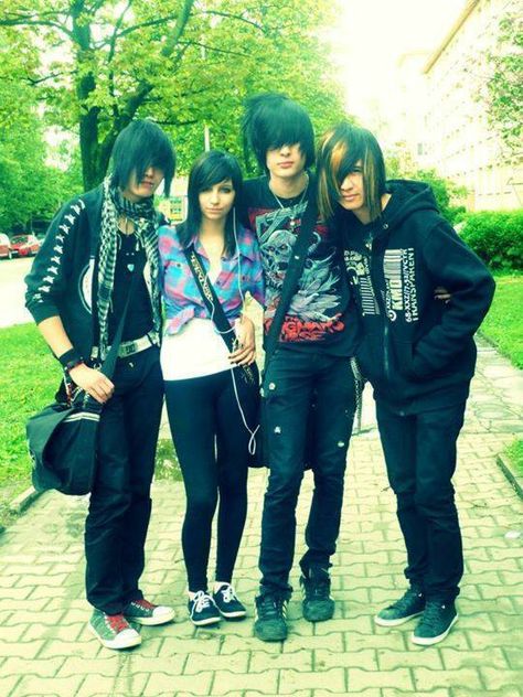 the type of friends you wanna have :) Scene Boy Outfit, Type Of Friends, Alyssa Bustamante, Scene Boy, Emo Heart, Scene Guys, Pop Punk Fashion, Scene Punk, Scene Queen