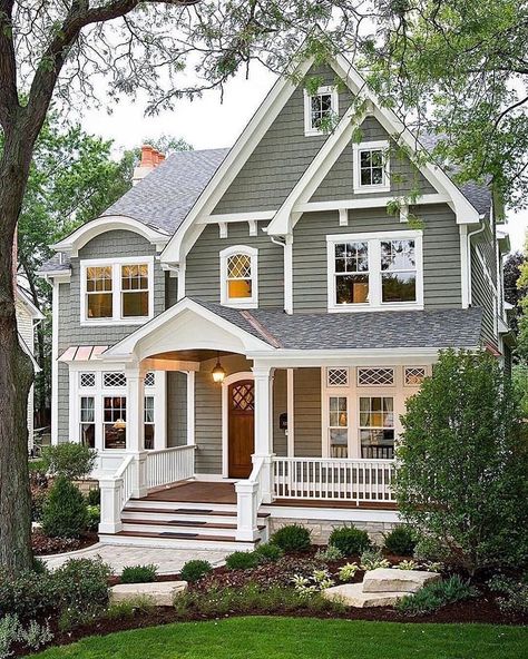 Farm House on Instagram: “Look at this beautiful cottage style home. We absolutely LOVE it!😍 What do you think? Tag a friend who would love it!…” Cottage House Exterior, Best Exterior House Paint, Home Designs Exterior, Farmhouse Exterior Design, House Paint Color Combination, Exterior House Paint Color Combinations, Exterior Paint Color, Cottage Style Homes, Casas Coloniales