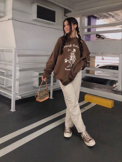 brown fit again 🤣🤣 Shein Outfits, Outfits With Converse, Brown Outfit, Trendy Summer Outfits, Profile On Instagram, Sweatshirt Outfit, Brown Fashion, Cute Casual Outfits, Classy Outfits