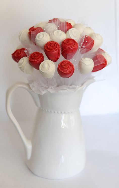 Rose Cake Pops Bouquet, Red And White Cake, Valentine Chocolate Covered Strawberries, Rose Cake Pops, Valentine Cakes, Cake Pop Bouquet, Valentine Cake Pop, White Cake Pops, Wedding Strawberries