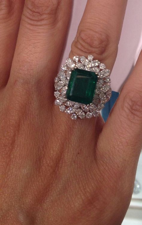 Oh my God Emerald Ring Indian, Cocktail Rings Diamond, Big Rings For Women, Emerald Cocktail Ring, Cocktail Ring Designs, Gold Ring Designs, Diamond Jewelry Designs, Diamond Cocktail Rings, Jewelry Rings Diamond