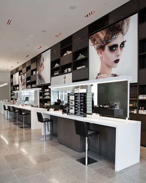 Blanche Macdonald training and education center by OMB, Vancouver – Canada » Retail Design Blog Makeup School Interior, Makeup Academy Interior, Makeup Studio Ideas, Ideas Para Negocios, Salon Equipment Furniture, Makeup Studio Decor, Wishlist Board, Make Up Studio, Office Idea