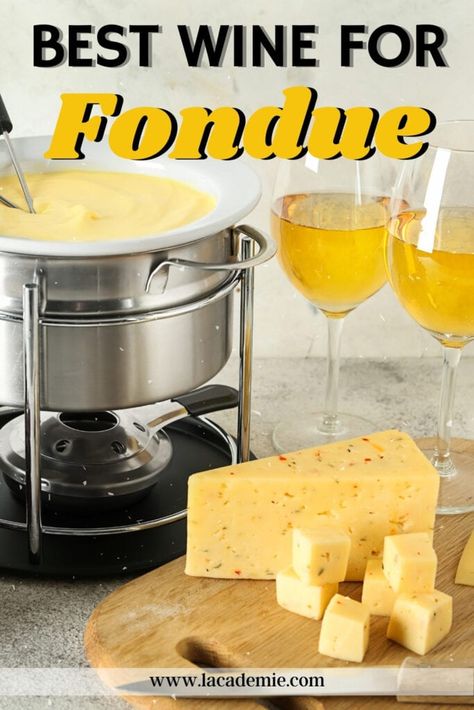 White Wine Fondue Recipes, Christmas Fondue Party Ideas, Christmas Fondue, Wine Parings, Fondue Dipping Sauces, Cheese Fondue Party, Tailgating Appetizers, Best Cheese Fondue, Melting Pot Recipes