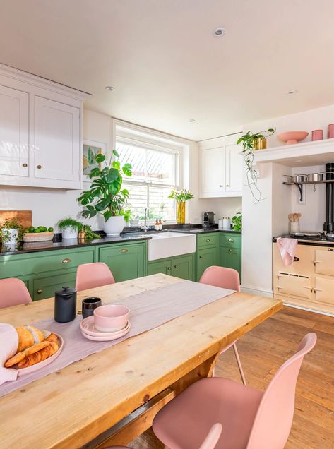 Kitchen Cupboard Paint, Cupboard Paint, Kitchen Cupboards Paint, Colourful Kitchen, Bright Kitchens, Rust Oleum, Kitchen Cupboard, Pink Kitchen, Green Kitchen