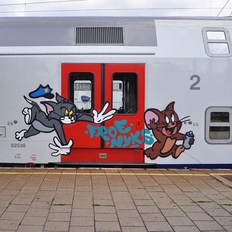 Tom and Jerry Tom And Jerry Graffiti Art, Commission Ideas, Art Skateboard, Tom Y, Character Street Art, Graffiti Tags, Graffiti Lettering Alphabet, Tom Y Jerry, Graffiti Tagging