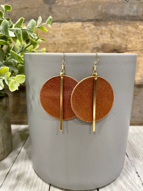 Metal And Leather Earrings, Genuine Leather Earrings, Engraved Leather Earrings, Small Leather Earrings, Handmade Leather Earrings Ideas, Making Leather Earrings, Simple Leather Earrings, Wood And Leather Earrings, Leather Earring Ideas