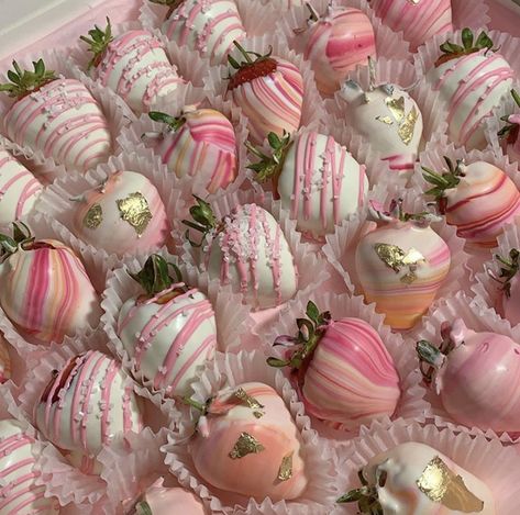 Quinceanera Themes Pink, Pink And Silver Strawberries, Silver Strawberries, Quinceanera Pink Theme, Chocolate Covered Strawberries Pastel, Pink Chocolate Strawberries, Pink And Red Chocolate Strawberries, Pink Chocolate Covered Strawberries Aesthetic, Light Pink Chocolate Strawberries