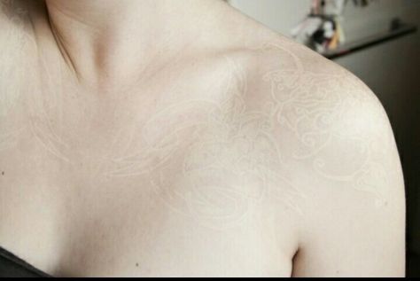 Even on very very pale skin, white ink is beautiful 💖💖 Black Light Tattoo, Tattoo Ink Colors, Tattoo White, White Tattoos, Uv Tattoo, Optical Illusion Tattoo, White Ink Tattoo, Chest Piece, White Tattoo