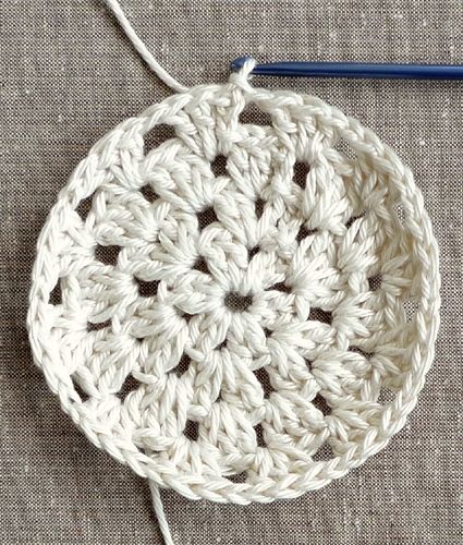 Granny Circle, Purl Bee, Crochet Circles, Granny Squares Pattern, Crochet Motifs, Granny Square Crochet Pattern, Square Patterns, Crochet Squares, Love Crochet