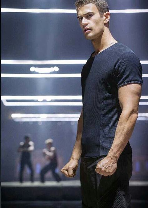 Tobias Eaton. Four. Thoe James, Divergent 2014, Chaning Tatum, Divergent Four, Divergent Movie, Workout Man, Tobias Eaton, Stile Blair Waldorf, Divergent Trilogy