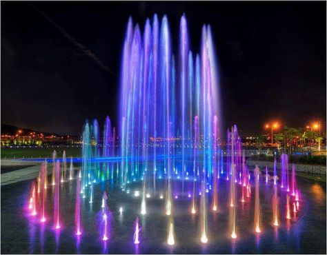 I Love Colors Large Outdoor Fountains, Carnival Lights, Kolam Air, Water Fountain Design, Color Changing Ring, Stainless Steel Lamps, Modern Fountain, Fountain Lights, Fountain Design