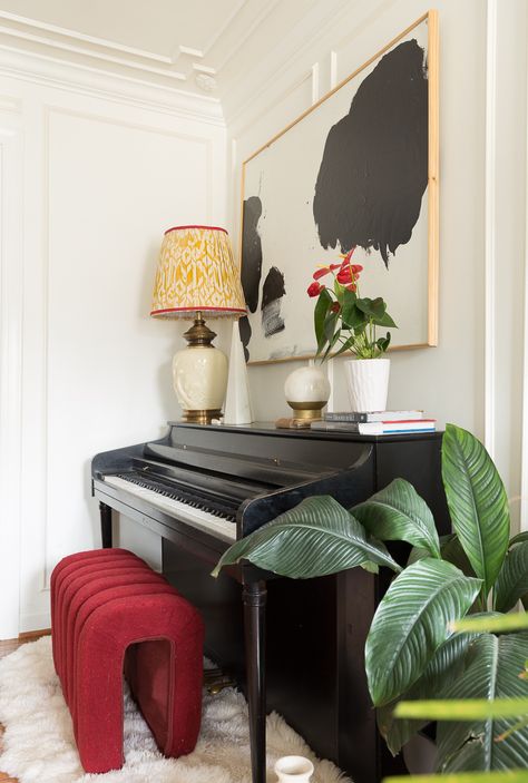 Eclectic Piano Room, Alternative Piano Bench, Piano Interior Design Modern, Modern Piano Bench, Modern Piano Decor, Black Upright Piano Decor, Shelf Above Piano, Piano With Plants, Electric Piano In Living Room