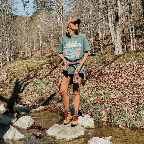 🌲NEW NATIONAL PARKS GRAPHICS JUST DROPPED🌲!!! 👉Part of our National Parks Collection: NEW RIVER GORGE Printed with ink on our blue spruce colored Comfort Colors unisex fitted tee. 100% cotton. Models are 5'5 and 6', both wearing a large. Size up for an oversized fit! #NATIONALPARKS #NEWRIVERGORGE #GRAPHICTEES #MOUNTAINMOVERZ New River Gorge National Park, New River Gorge, Blue Spruce, New River, Fitted Tee, Instagram Life, Workout Tee, Medium Blue, Pretty Things