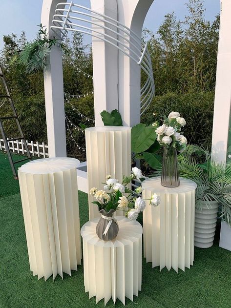 Wedding Columns, Preschool Fine Motor Activities, Loft Bed Plans, White Wedding Decorations, Cake Dessert Table, Curved Table, Roman Columns, Paper Flower Decor, Diy Kitchen Island