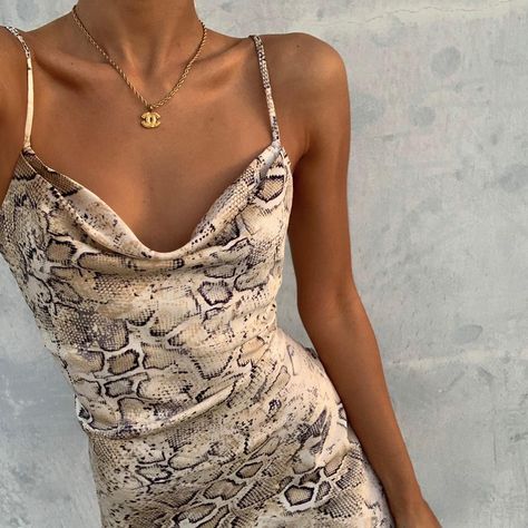 @xxveroniquexx Dainty Dress, Snake Print Dress, Fashionista Style, Trendy Swimwear, Night Out Dress, Dress Zipper, Classic Dress, Bandage Dress, Latest Fashion For Women