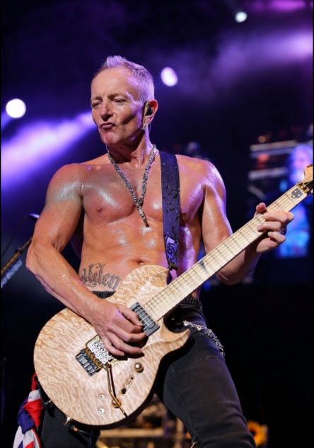 Phil Collen – Def Leppard age: 58 years old - Vegan Music Den, Def Leppard Joe Elliot, Vivian Campbell, 1980s Music, Phil Collen, Rick Savage, Rock Guitarist, Joe Elliott, Phil Collins