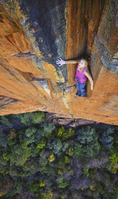 Climber Sasha DiGiulian works out her next move on a route at Waterval Boven in South Africa. Sasha Digiulian, Lynn Hill, Mountain Rock, Carlos Castaneda, Wow Photo, Bungee Jumping, Living On The Edge, Rock Climbers, Scary Places