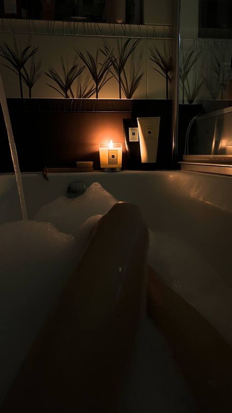 Dark Naturalism Aesthetic, Aesthetic Bath, Bath Aesthetic, Living In Boston, All Eyez On Me, Soothing Bath, Luxury Girl, Aesthetic Tumblr, Relaxing Bath