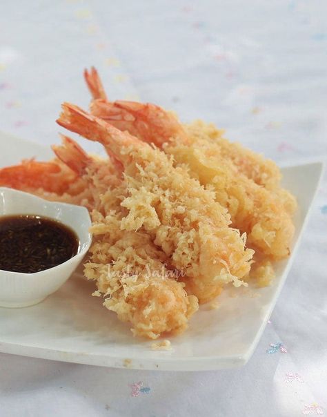 Ebi (Shrimp) Tempura – Tasty Safari Bff Jokes, Resep Sushi, Ebi Tempura, Friends Jokes, Tempura Recipe, Dessert Chef, Japanese Desserts, Tempura Batter, Shrimp Tempura