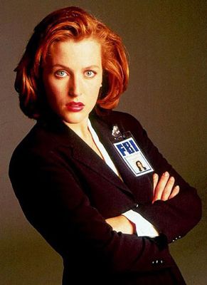 Gillian Anderson as FBI Agent Dana Scully. The X-Files Amy Farrah Fowler, Chris Carter, Fbi Special Agent, Fox Mulder, Dana Scully, David Duchovny, Special Agent, Gillian Anderson, Actrices Hollywood