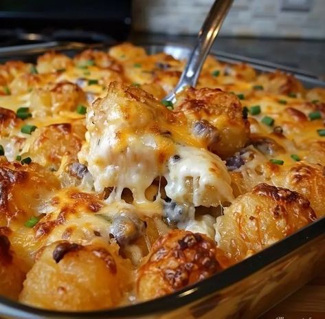 Mexican Tater Tot Casserole – Naomi's Recipes Cracked Out Chicken, Tater Tot Appetizers, Jack Potato, Mexican Tater Tot Casserole, Benefits Of Chicken, Chicken Tater Tot Casserole, Cracked Out, Tater Tot Casserole Recipes, Green Enchilada Sauce