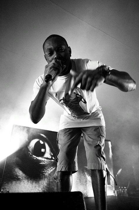 Dizzee Rascal - 2011 NZ - Photo Credit Unknown Dizzee Rascal Aesthetic, Dizzie Rascal, Michael Aesthetic, Dizzee Rascal, Dream Concert, Body Pose Drawing, Creative Company, Cover Art Design, Wall Posters