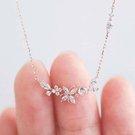 Necleses Necklaces Aesthetic, Aesthetic Necleses, Simple Beautiful Necklaces, Aesthetic Dainty Jewelry, Liontin Aesthetic, Necleses Necklaces, Pretty Jewellery Silver, Elegant Necklaces Classy, Kalung Aesthetic