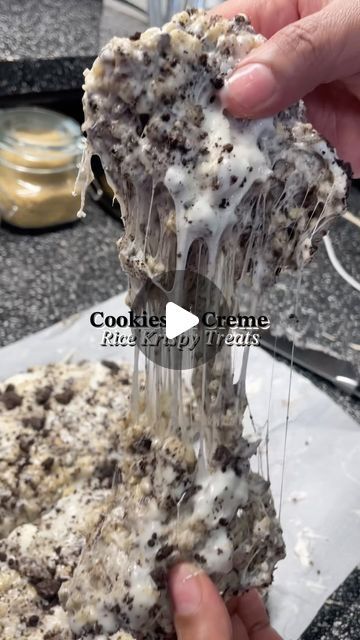 ᗩᑎᘜᗴᒪ | 𝐅𝐚𝐦𝐢𝐥𝐲 & 𝐅𝐨𝐨𝐝 | on Instagram: "The best Rice Krispies treats ever😩🔥🔥🔥🔥 #dessert #desserts #ricekrispie #ricekrispietreats #stuffedpuffsmarshmallows #marshmallows" Rice Krispie Ideas, Lays Poppables, The Best Rice, Best Rice, Rice Krispies Treats, Krispies Treats, Eat Pretty, Yummy Dessert, Rice Krispie Treats