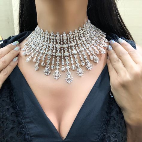 Diamond Necklace Tiffany, Bridal Diamond Necklace, Choker Designs, Diamond Choker Necklace, Big Necklace, Diamond Necklace Designs, Bridal Diamond Jewellery, Diamond Necklace Set, Indian Jewelry Sets