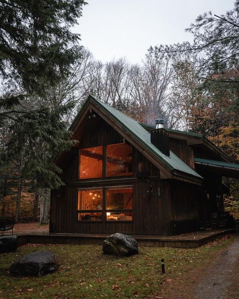 Vermont Cabin on Instagram: “Our dream for this cabin was to create a true escape in Vermont. We wanted to be more than just a place to drop your skis and take your…” Vermont Cabin Aesthetic, Vermont Cabin, Vermont Trip, Light Trees, Woodstock Vermont, Ecological House, Up Lights, A Cabin In The Woods, Cabin Aesthetic