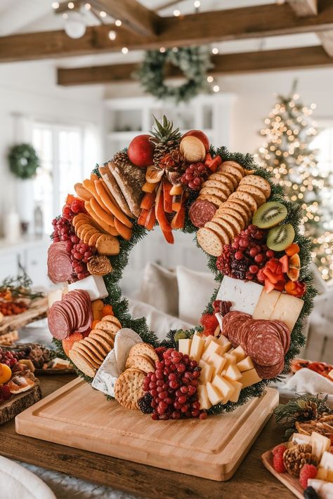 26+ Christmas Charcuterie Boards for Festive Appetizers Charcuterie Board Round, Wreath Charcuterie Board, Making A Charcuterie Board, Wreath Charcuterie, Charcuterie Wreath, Christmas Charcuterie Board Ideas, Christmas Charcuterie Boards, Holiday Charcuterie Board, Holiday Ideas Christmas