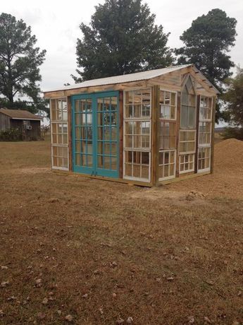 Greenhouse From Old Windows, Make A Greenhouse, Old Window Greenhouse, Homemade Greenhouse, Window Greenhouse, Toad House, Best Greenhouse, Build A Greenhouse, Home Greenhouse